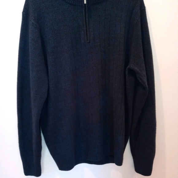 Jeoffrey Beene sweater - Picture 9 of 12